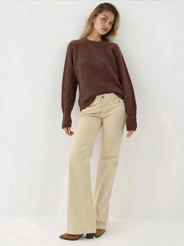 Hiccup - Pullover em castanho