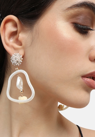 Orecchini 'Justy' di SOHI in bianco