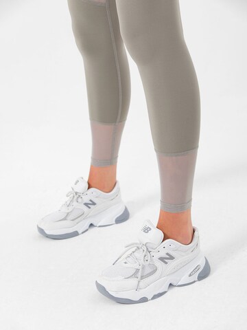 MOROTAI Skinny Sporthose 'PERFORMANCE' in Grau