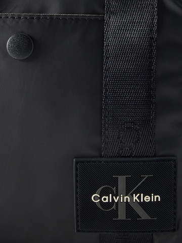 Calvin Klein Válltáska - fekete
