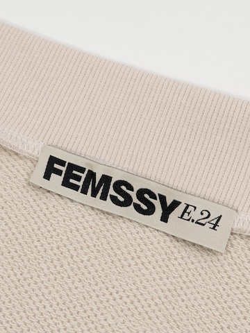 Sweat-shirt 'VALLURE' FEMSSY en beige