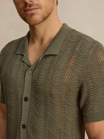 DAN FOX APPAREL Slim Fit Риза 'Dylan' в зелено