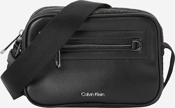 Calvin Klein Umhängetasche 'Elevated' in Schwarz: predná strana