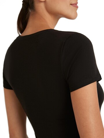 FALKE Undershirt in Black