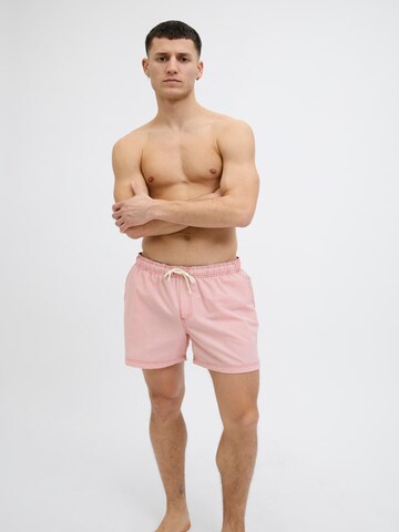 Shorts de bain JACK & JONES en rouge