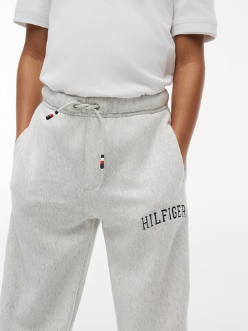 Effilé Pantalon TOMMY HILFIGER en gris