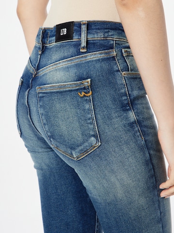 Coupe slim Jean 'AMY' LTB en bleu