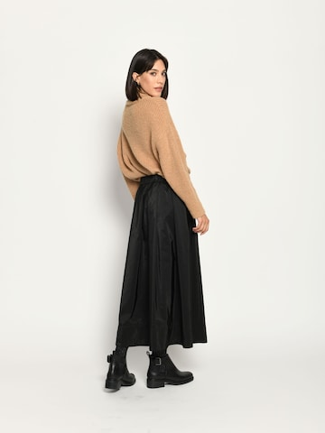 White Label by RoFa Skirt in Black