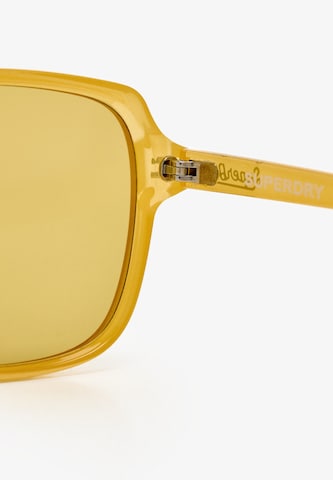 Lunettes de soleil Superdry en jaune