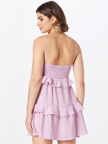 Rochie de vară de la Dorothy Perkins pe roz