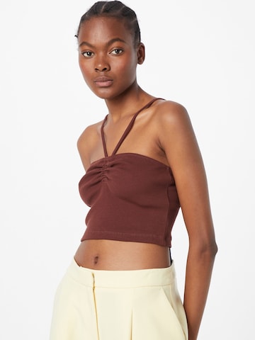 ABOUT YOU Knitted Top 'Betty' in Brown: front