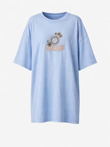 Worldclassca Oversized Shirt in Blue: front