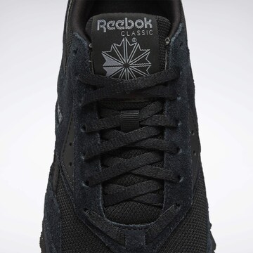 Reebok - Sapatilhas baixas ' LX 2200 ' em preto