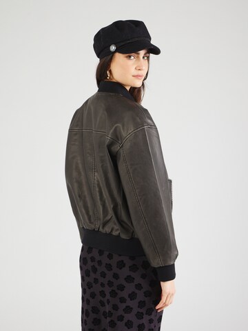 ONLY Between-Season Jacket 'HALLI' in Black