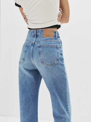 Pull&Bear Loosefit Jeans i blå