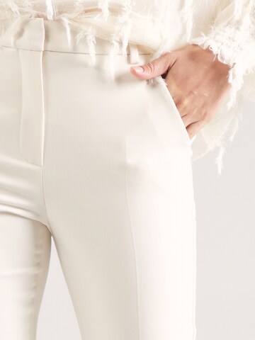 regular Pantaloni con piega frontale 'RANA' di Weekend Max Mara in beige