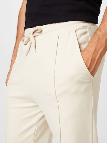 regular Pantaloni 'Björn' di ABOUT YOU x Kevin Trapp in beige
