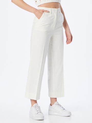 Sisley Regular Pleated Pants in White: front