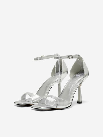 ONLY - Sandalias con hebilla 'AUBREY' en plata