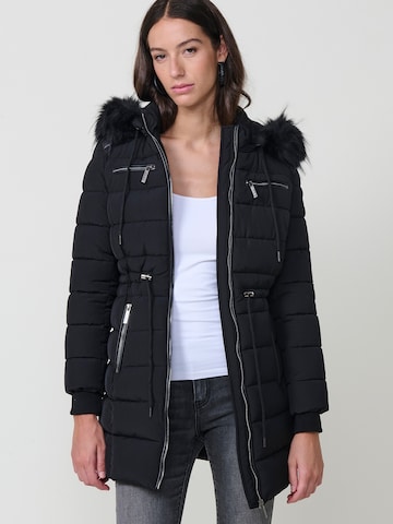 KOROSHI Jacke in Schwarz: Vorderseite