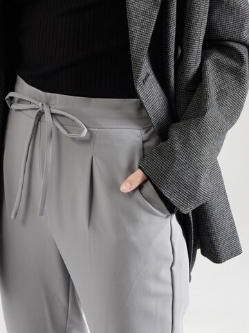 VERO MODA Tapered Pleat-Front Pants 'AVA' in Grey