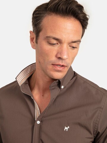 Coupe regular Chemise Williot en marron