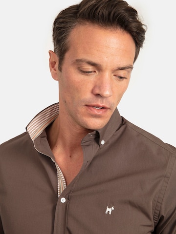 Williot - Regular Fit Camisa em castanho