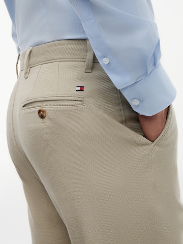 Regular Pantalon chino 'Denton' TOMMY HILFIGER en beige