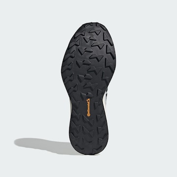 Chaussure basse 'Agravic 4' ADIDAS TERREX en blanc