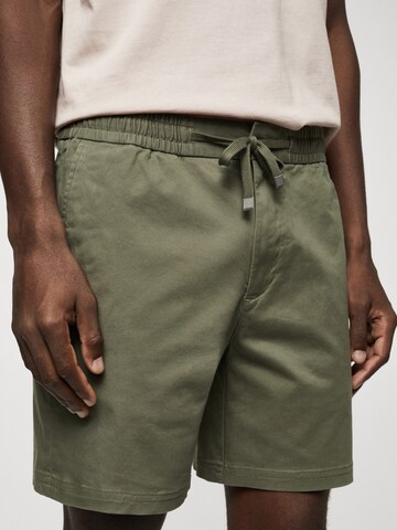 MANGO MANregular Chino hlače 'REY' - zelena boja
