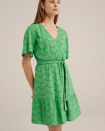 Rochie de la WE Fashion pe verde