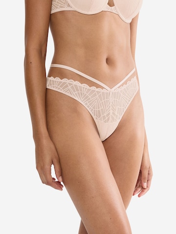 TRIUMPH Slip ' Red Label That Night In Vegas ' in Beige: front