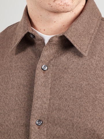 Abercrombie & Fitch Regular Fit Hemd in Braun