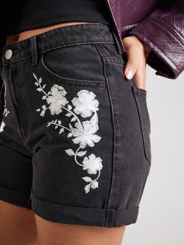 regular Jeans 'VIWOODY' di VILA in nero