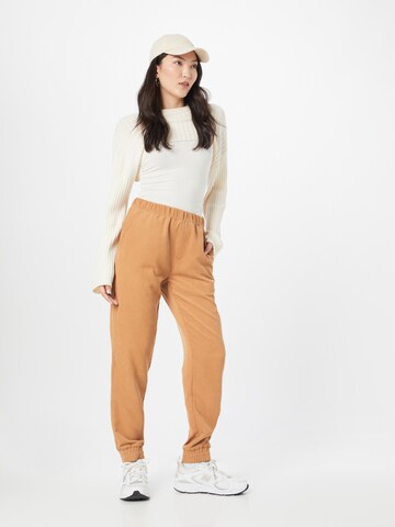 Iriedaily - Tapered Calças 'Civic' em laranja