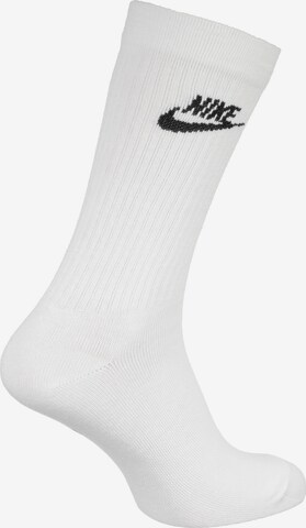 Nike Sportswear Szabványos Zokni 'Essential' - fehér