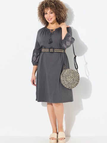 Robe Ulla Popken en gris