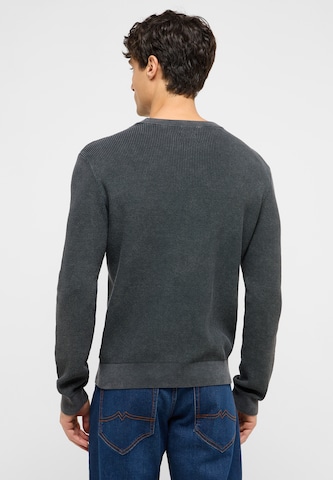 MUSTANG Pulóver 'EDWARD' - fekete