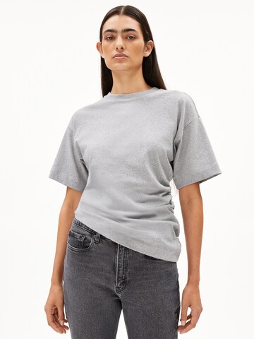 ARMEDANGELS T-Shirt JAREKAA in Grau: Vorderseite
