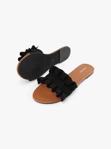 Mule 'Nola' PIECES en noir