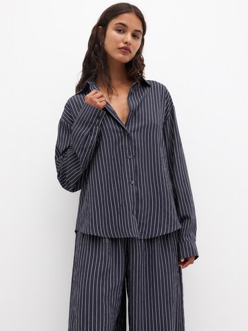 Pull&Bear Bluse in Blau: Vorderseite
