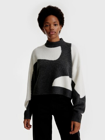 EDITED Sweater 'Kaaria' in Beige: front