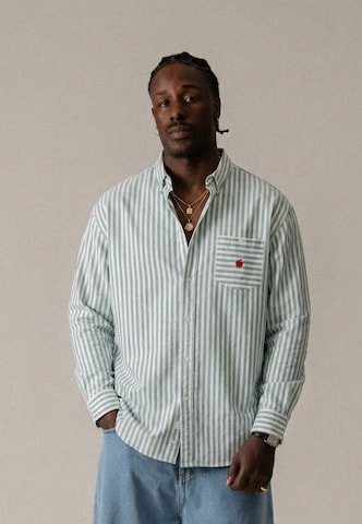 Coupe regular Chemise 'Big Apple' BLKVIS en vert : devant