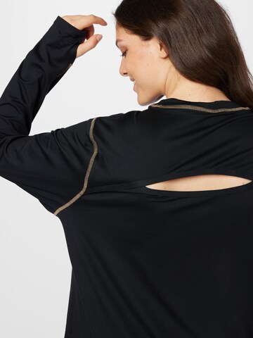 Nike Sportswear Performance shirt in Black