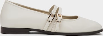 Estro Ballet Flats with Strap '09-28781' in Beige: front