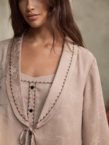 Accappatoio corto di B by Ted Baker in marrone