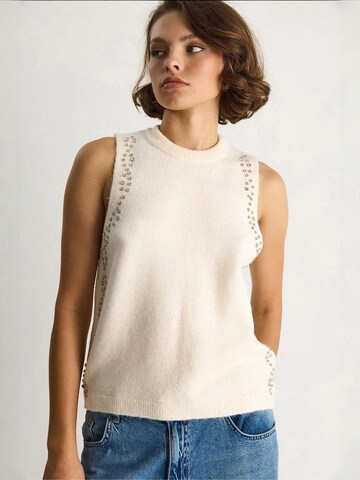 Top in maglia di Bianco Lucci in beige