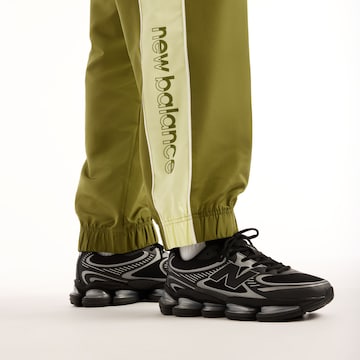 new balance - Tapered Pantalón 'Trackside' en verde