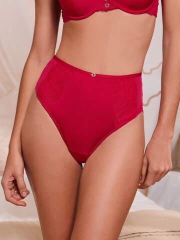 Slip di Lipsy in rosso: frontale