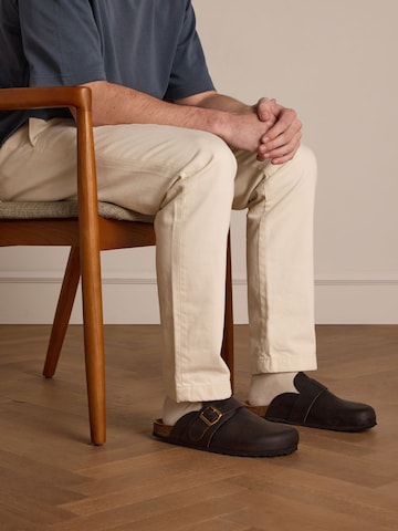 MANFIELD Clogs in Bruin: voorkant